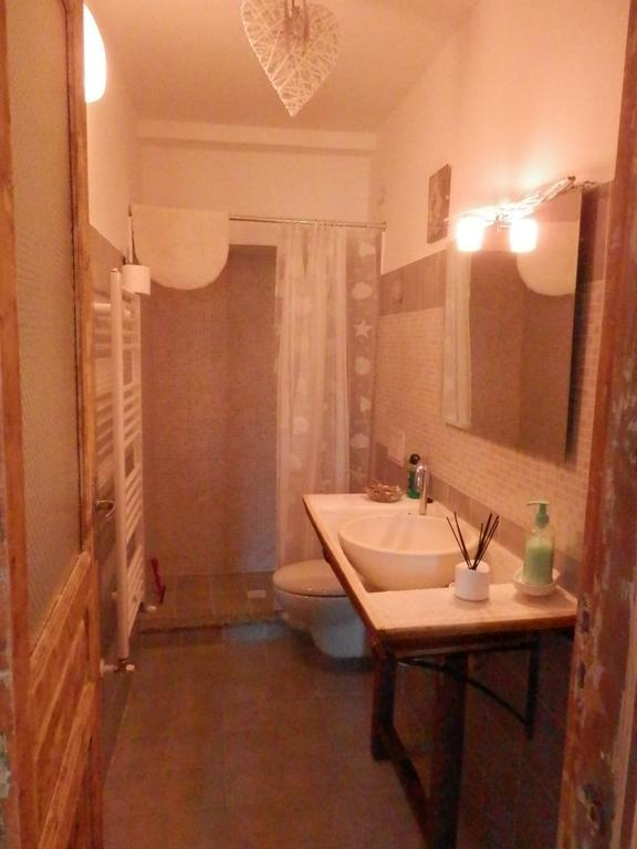Al Fakhar Panzió Ficarra Szoba fotó